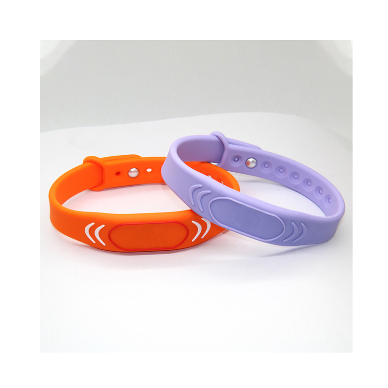 RFID游樂場硅膠腕帶定做工廠NFC智能硅膠手環(huán)廠家3