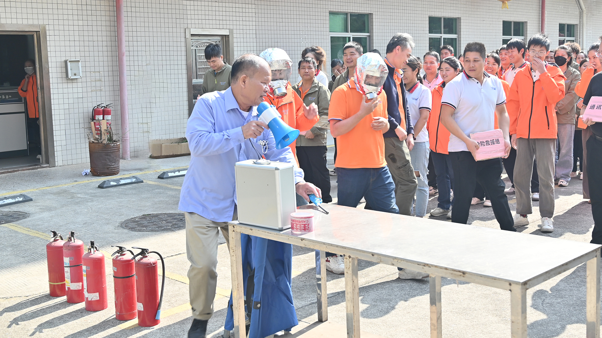 以練筑防，安全同行！卡立方集團(tuán)RFID智能卡定制工廠開(kāi)展消防演練