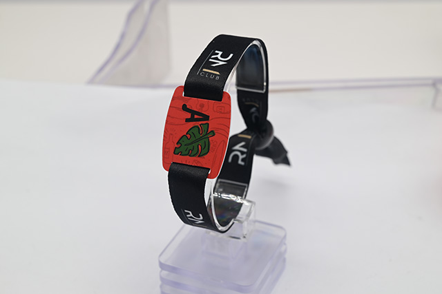 防復制梯控控制器采用IC卡非接觸卡技術(shù) 防復制梯控控制器采用IC卡非接觸卡技術(shù)