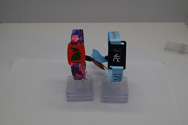 非接觸式IC卡和接觸式IC卡！